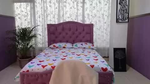 Snapshot of alaia_skater chatting on October 20, 11:21 am Alaia Skater online show from October 20, 11:21 am