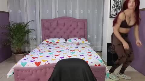 Snapshot of alaia_skater chatting on October 23, 10:25 am Alaia Skater online show from October 23, 10:25 am