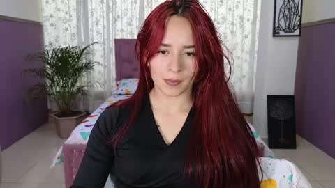 Snapshot of alaia_skater chatting on November 10, 6:40 pm Alaia Skater online show from November 10, 6:40 pm