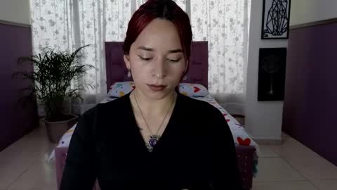 Snapshot of alaia_skater chatting on December 1, 7:08 pm Alaia Skater online show from December 1, 7:08 pm
