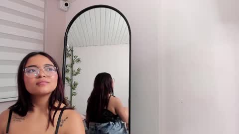 alaia_soto online show from March 5, 11:27 pm