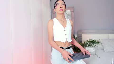 alaiaguerra online show from September 13, 7:35 pm