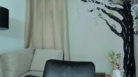     online show from October 1, 7:20 pm