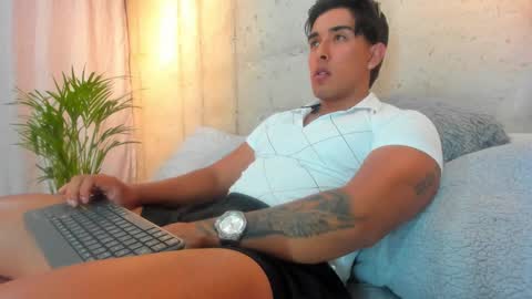 Snapshot of alan_greek_1 chatting on January 19, 12:49 am Alan greek online show from January 19, 12:49 am