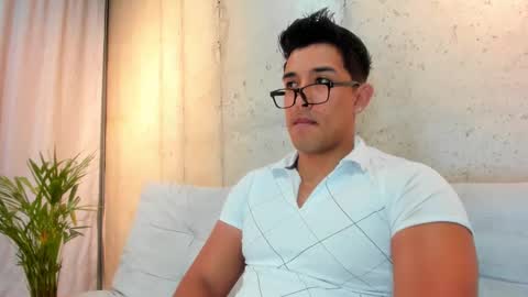 Snapshot of alan_greek_1 chatting on February 13, 9:41 am Alan greek online show from February 13, 9:41 am