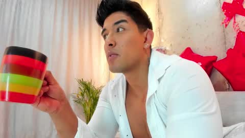 Snapshot of alan_greek_1 chatting on February 15, 11:17 am Alan greek online show from February 15, 11:17 am