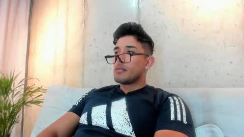 Snapshot of alan_greek_1 chatting on February 22, 2:39 am Alan greek online show from February 22, 2:39 am