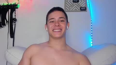 Alan Hadid online show from March 5, 10:54 pm