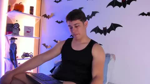 Alan Hadid online show from October 27, 9:52 pm