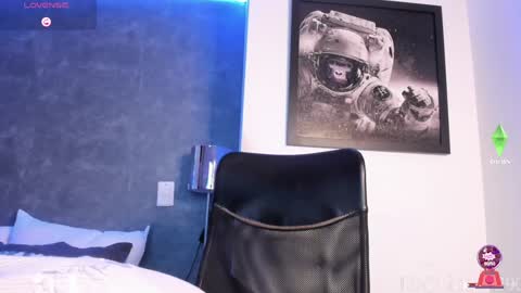 alan_morrys online show from December 15, 3:56 am