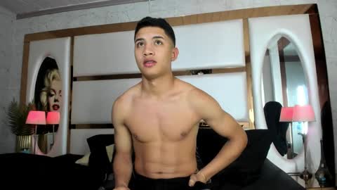 Snapshot of alan_santhos chatting on February 9, 8:33 am ---Alan--- online show from February 9, 8:33 am