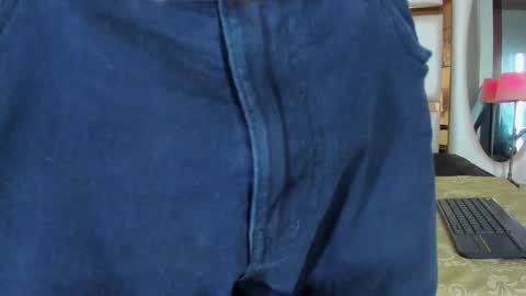 Snapshot of alan_santhos chatting on February 20, 4:39 am ---Alan--- online show from February 20, 4:39 am