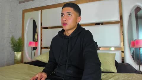 Snapshot of alan_santhos chatting on February 25, 4:14 am ---Alan--- online show from February 25, 4:14 am