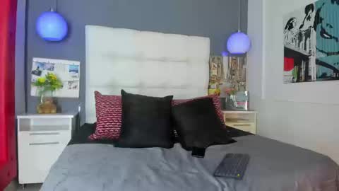 Snapshot of alan_santhos chatting on September 12, 4:56 am ---Alan--- online show from September 12, 4:56 am