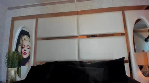 Snapshot of alan_santhos chatting on October 14, 4:35 am ---Alan--- online show from October 14, 4:35 am