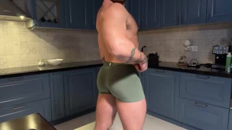 Snapshot of alan_week chatting on December 18, 12:06 am alan_week online show from December 18, 12:06 am