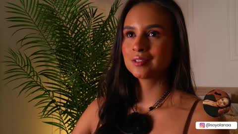 Snapshot of alana_haze chatting on October 15, 2:55 am Alana online show from October 15, 2:55 am