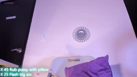 Snapshot of alana_madison chatting on December 7, 2:13 pm Maeve online show from December 7, 2:13 pm