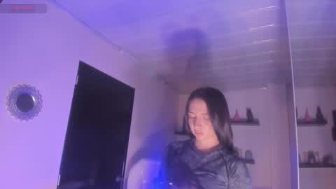 Snapshot of alana_madison chatting on December 9, 11:47 am Maeve online show from December 9, 11:47 am