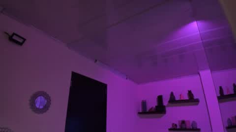 Snapshot of alana_madison chatting on December 23, 5:11 pm Maeve online show from December 23, 5:11 pm