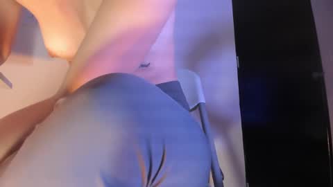 Snapshot of alana_madison chatting on December 28, 2:10 pm Maeve online show from December 28, 2:10 pm