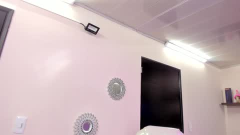 Snapshot of alana_madison chatting on February 5, 4:47 pm Maeve online show from February 5, 4:47 pm