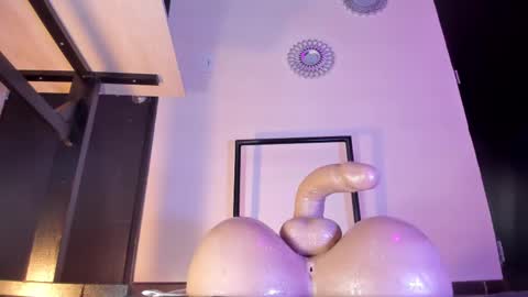 Snapshot of alana_madison chatting on February 24, 1:21 pm Maeve online show from February 24, 1:21 pm