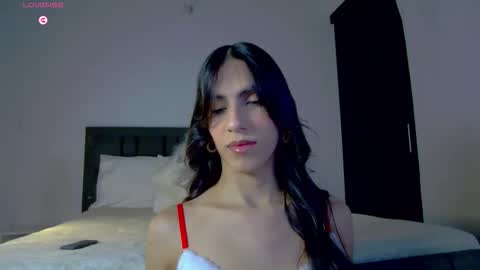 Snapshot of alana_sofia_ chatting on December 4, 3:32 pm Alana Tobias online show from December 4, 3:32 pm