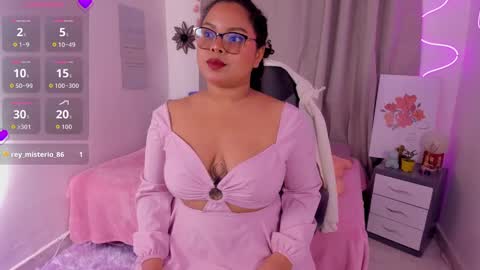 Snapshot of alanaa_gomezz chatting on November 13, 5:12 pm Alana Gmez online show from November 13, 5:12 pm