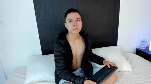 Snapshot of alanblack1 chatting on January 28, 12:22 pm alanblack1 online show from January 28, 12:22 pm