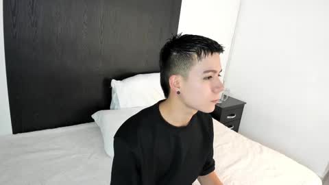 Snapshot of alanblack1 chatting on February 7, 11:23 am alanblack1 online show from February 7, 11:23 am