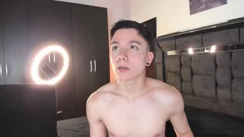 Snapshot of alanblack1 chatting on November 26, 1:39 am alanblack1 online show from November 26, 1:39 am