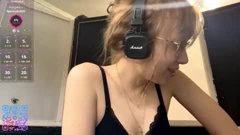 Stella online show from September 25, 5:38 pm