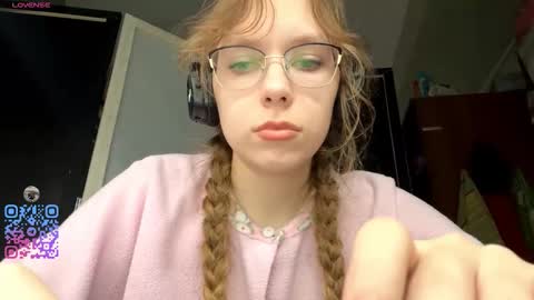 Stella online show from October 7, 2:03 pm