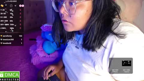 Snapshot of alanna_brunette chatting on February 2, 2:06 am lanna online show from February 2, 2:06 am