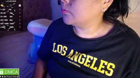 Snapshot of alanna_brunette chatting on February 25, 1:09 am lanna online show from February 25, 1:09 am