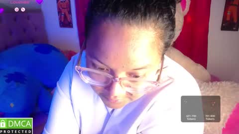 Snapshot of alanna_brunette chatting on November 7, 7:25 pm lanna online show from November 7, 7:25 pm