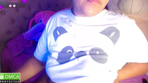 Snapshot of alanna_brunette chatting on November 12, 7:42 am lanna online show from November 12, 7:42 am