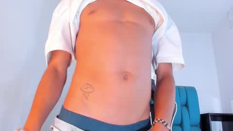 Snapshot of alannaughty_ chatting on February 18, 10:58 pm alannaughty_ online show from February 18, 10:58 pm