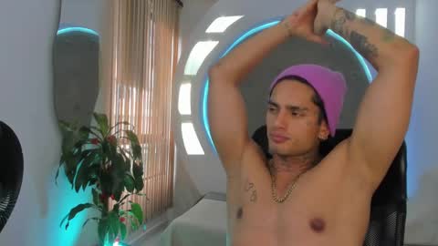 alan online show from February 24, 8:03 pm