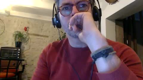 albandant online show from December 4, 1:31 pm