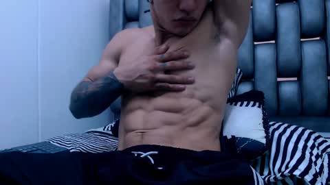 Snapshot of albertbernal69 chatting on January 27, 4:09 am Albert online show from January 27, 4:09 am