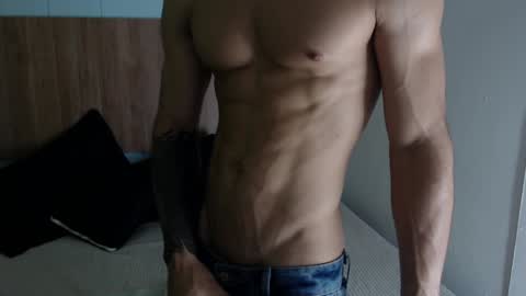 Snapshot of albertbernal69 chatting on February 8, 6:01 am Albert online show from February 8, 6:01 am