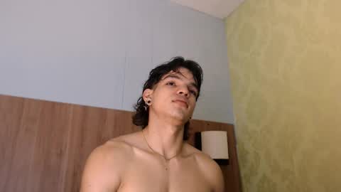 Snapshot of albertbernal69 chatting on February 20, 2:51 am Albert online show from February 20, 2:51 am