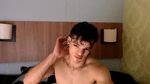 Snapshot of albertbernal69 chatting on February 22, 12:49 am Albert online show from February 22, 12:49 am