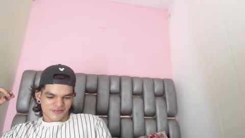 Snapshot of albertbernal69 chatting on March 6, 2:19 am Albert online show from March 6, 2:19 am