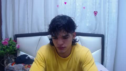 Snapshot of albertbernal69 chatting on March 11, 2:32 am Albert online show from March 11, 2:32 am