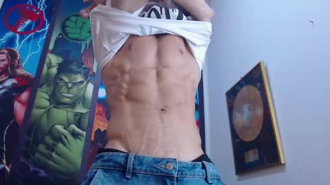 Snapshot of albertbernal69 chatting on March 12, 9:34 am Albert online show from March 12, 9:34 am