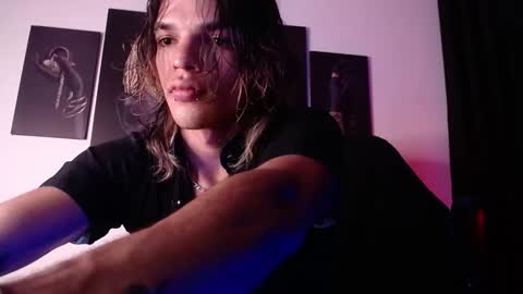 Snapshot of albertbernal69 chatting on November 12, 2:23 am Albert online show from November 12, 2:23 am