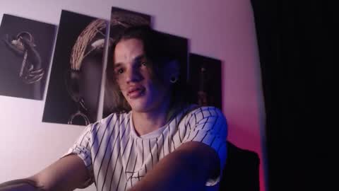 Snapshot of albertbernal69 chatting on November 19, 5:07 am Albert online show from November 19, 5:07 am